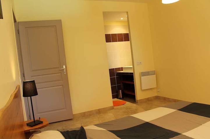 Location de vacances pour 8 personnes, avec jacuzzi ainsi que terrasse et jardin à Saint-Genest-de-Beauzon - 4