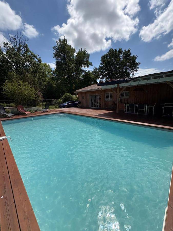 Location de vacances pour 6 personnes, avec jardin et piscine, animaux acceptés à Biganos - 2