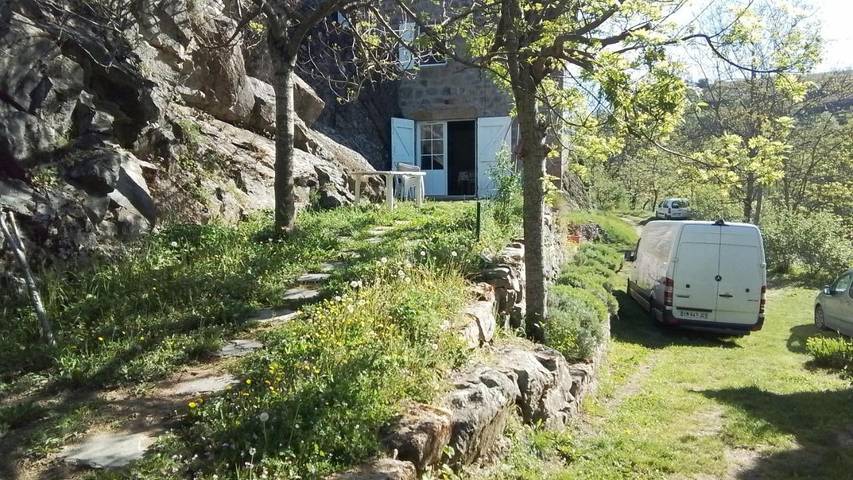 Location de vacances pour 12 personnes, avec jardin et vue, adapté aux familles à Arlebosc - 2