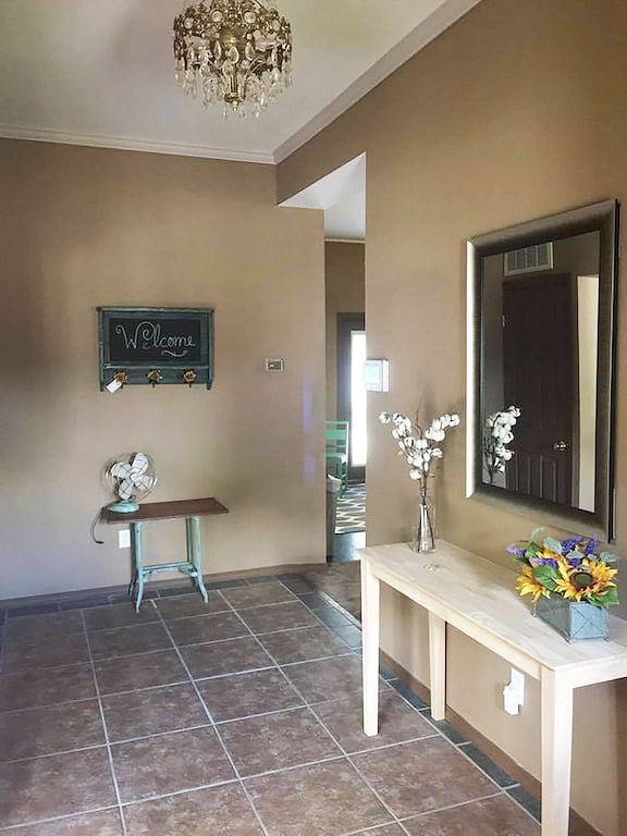 Ganzes 2-Story-Haus in der Nähe von Pioneer Woman Mercantile in Pawhuska, Oklahoma