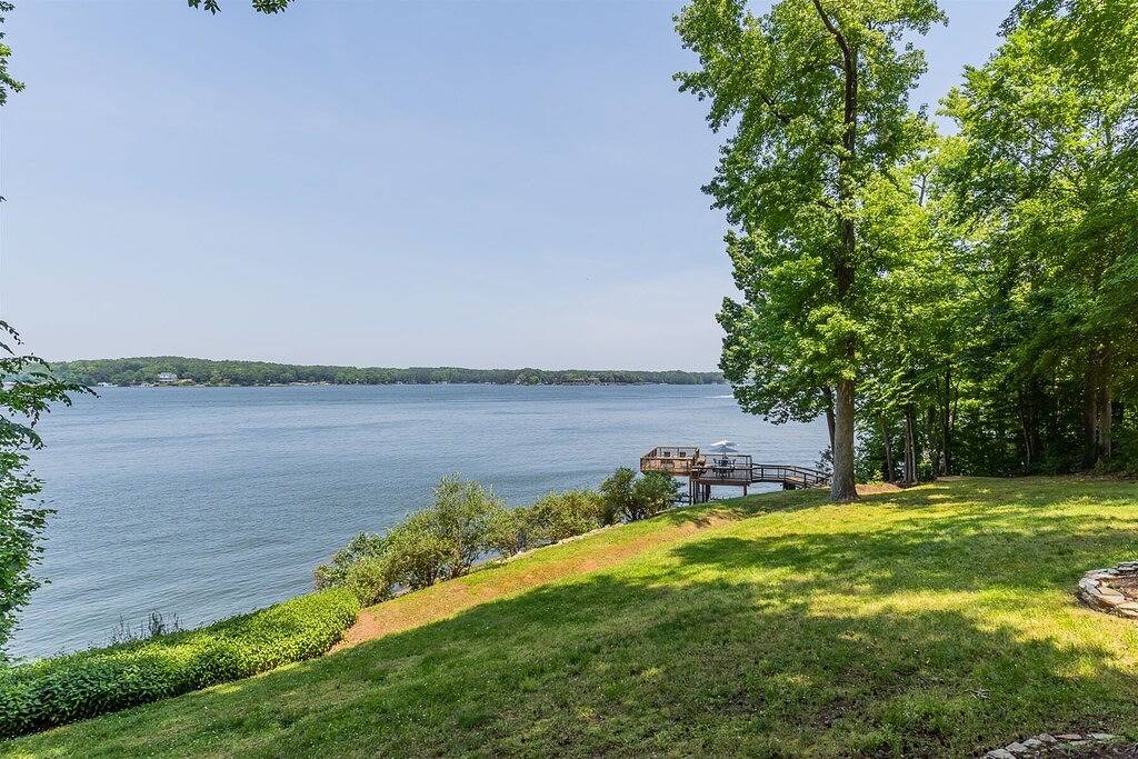 The Chateau at Ferncliff | Beautiful Main Lake Views | 3-Night Minimum in Lake Gaston