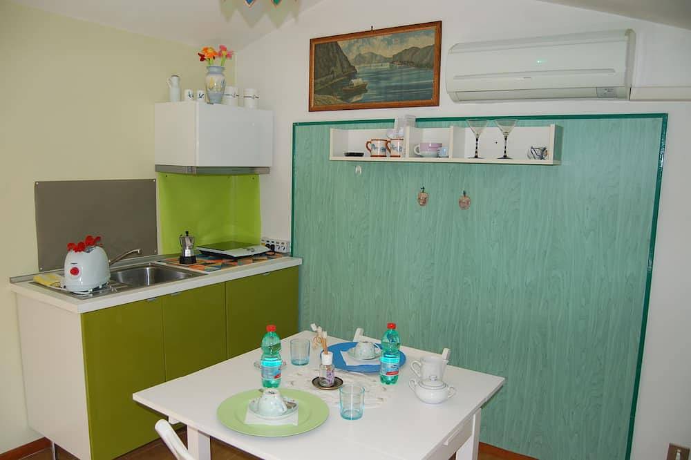 Apartamento entero, Fregene Small Apartment Near Sea in Fregene, Provincia de Roma