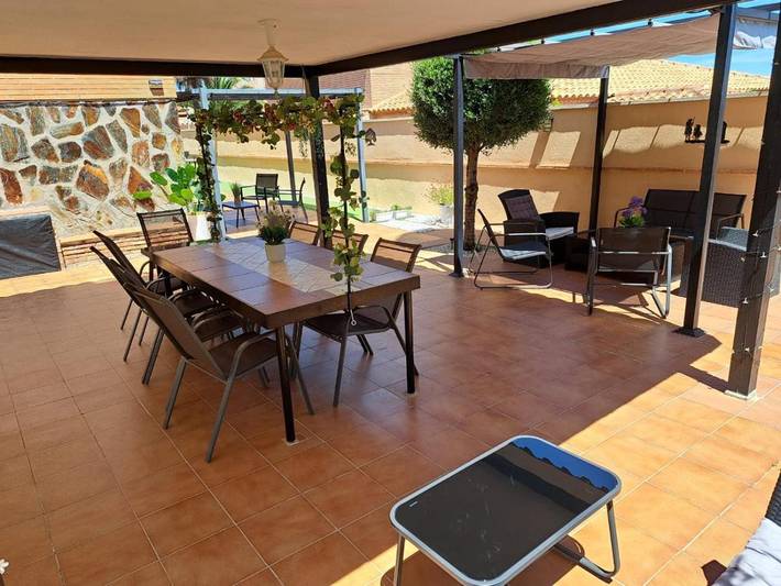 Casa rural para 9 personas, con jardín además de piscina y vistas, Se admiten mascotas en Cobisa - 2