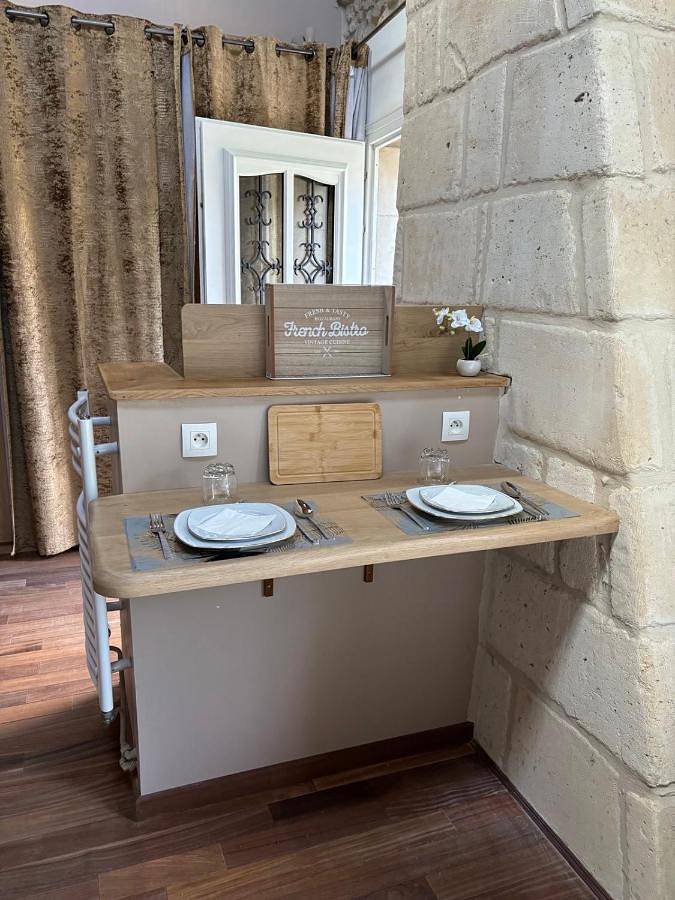 Gîte pour 2 personnes, avec terrasse et jardin dans Saintines