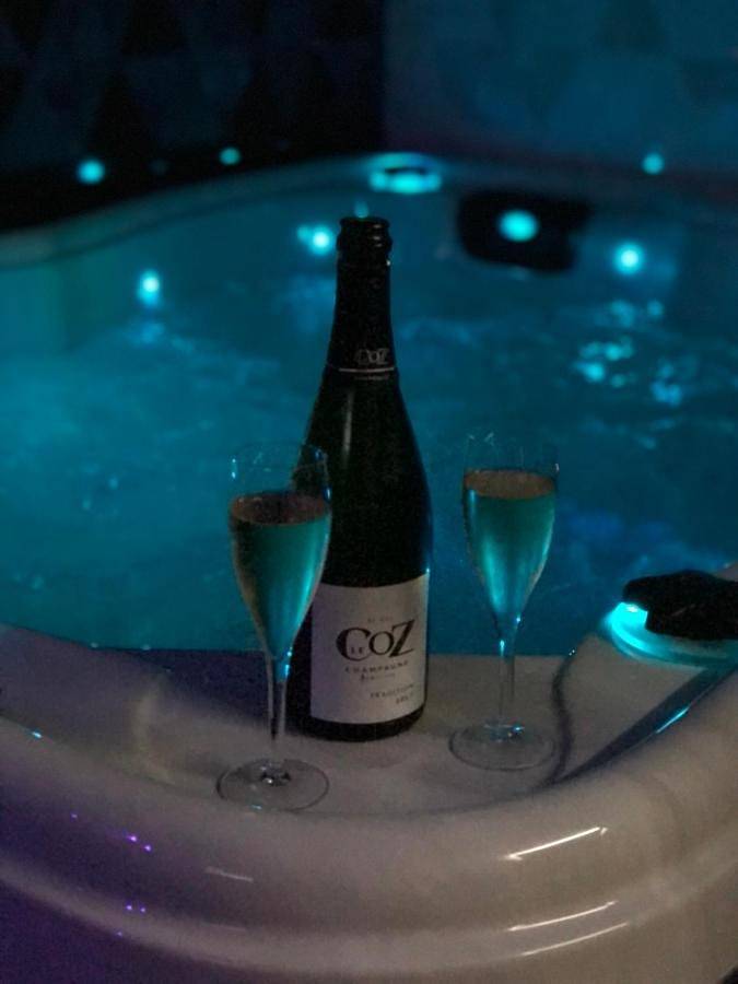 Maison d’hôte pour 2 personnes, avec Terrasse et Jacuzzi ainsi que Jardin et Piscine dans Oise