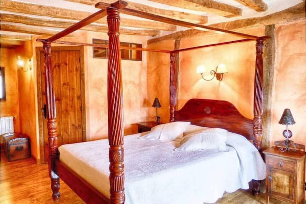 Casa rural El Abejaruco in Campillo de Ranas, Sierra De Ayllón