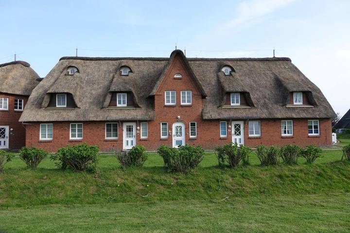 Ferienhaus mit Meerblick für 7 Personen, mit Garten und Ausblick, kinderfreundlich in Nordstrand