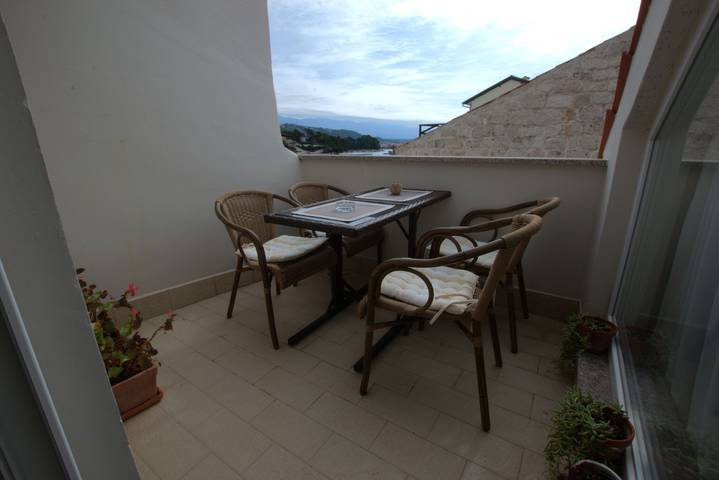 Ferienhaus für 5 Personen, mit Terrasse auf Rab - 4