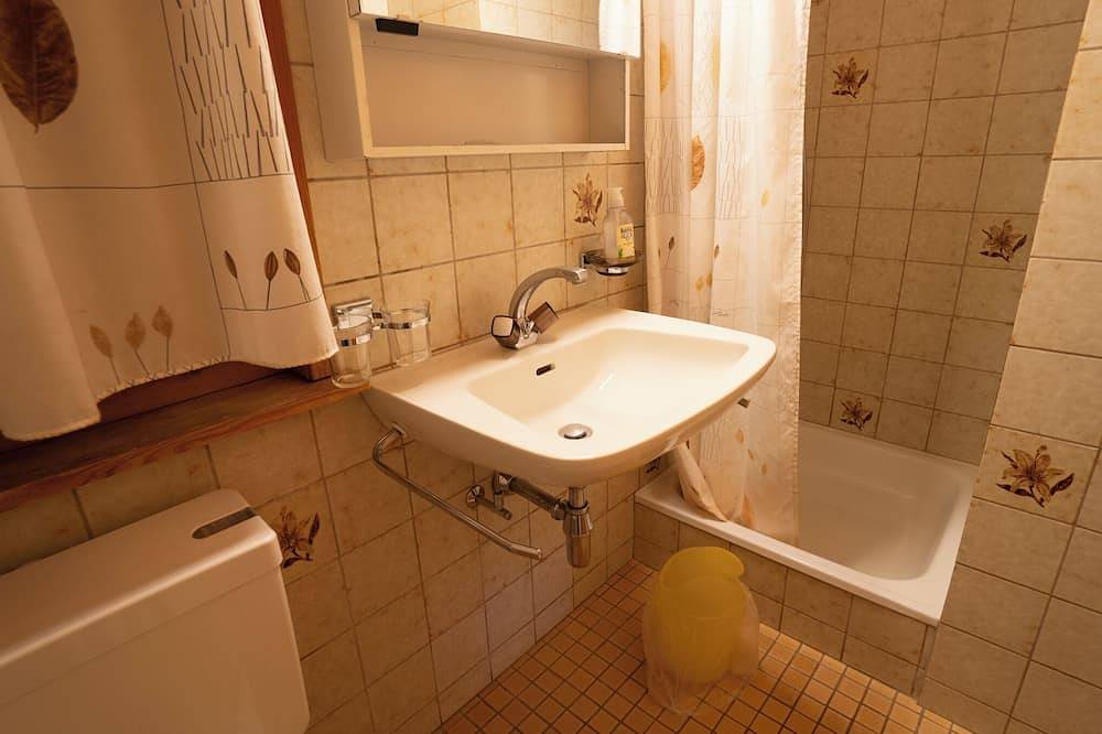 Appartement entier, L'appartement se situe en contre-bas de la route de Villars mi-chemin du village de Gryon et de la t in Gryon, Alpes Vaudoises