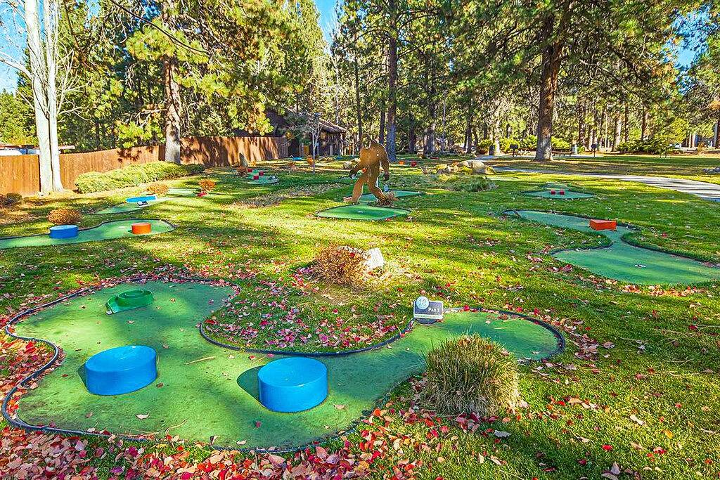 Ganze Wohnung, Dog-friendly, second floor condo with pool & hot tub access, & wood fireplace in Mt. Bachelor