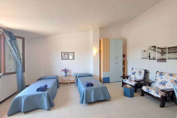 Appartement entier, 100 sqm apartment in South Sardinia Capoterra. Sea nature and sunshine all year round. in Capoterra, Province de Cagliari
