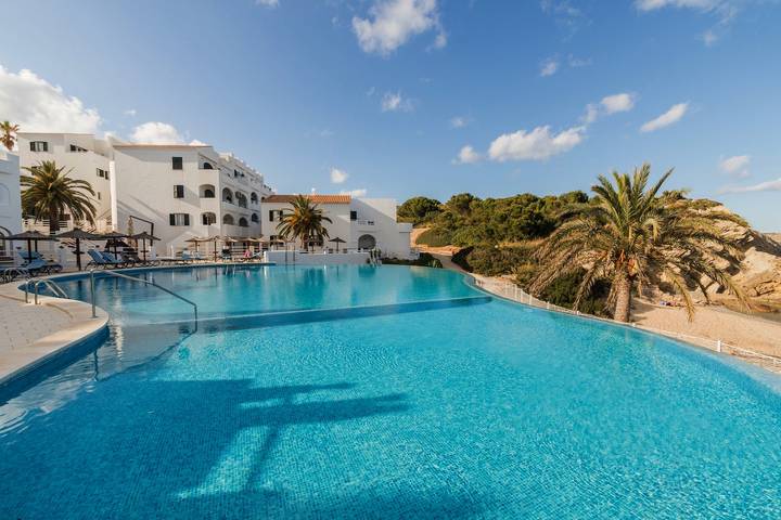 Gîte pour 5 personnes, avec jacuzzi ainsi que balcon et jardin à Arenal d'en Castell - 2