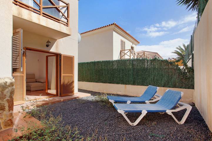 Vacation Home 'Villa Charlotte' with Mountain View, Shared Pool and Wi-Fi in Tamaragua, La Oliva