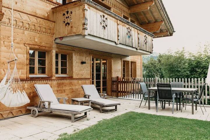 Chalet pour 6 personnes, avec balcon dans Gstaad