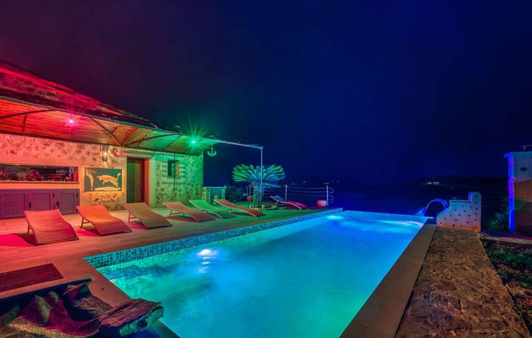 Ferienhaus 'Desigual' mit Bergblick, Wi-Fi und Klimaanlage in Manacor, Mallorca Osten