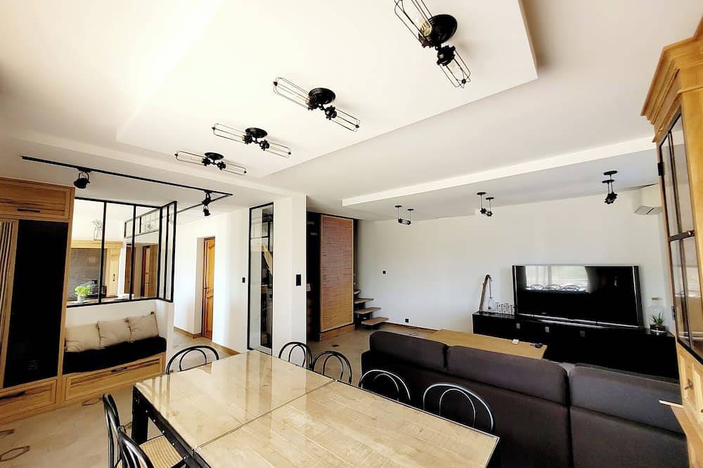 Propriété 10 personnes avec piscine au milieu des oliviers in Carnoules, Région de Toulon