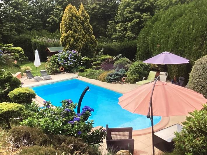 Gîte pour 6 personnes, avec piscine ainsi que terrasse et jardin, animaux acceptés à Sainte-Fortunade