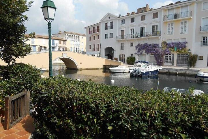 Location de vacances pour 4 personnes, avec terrasse dans Port Grimaud