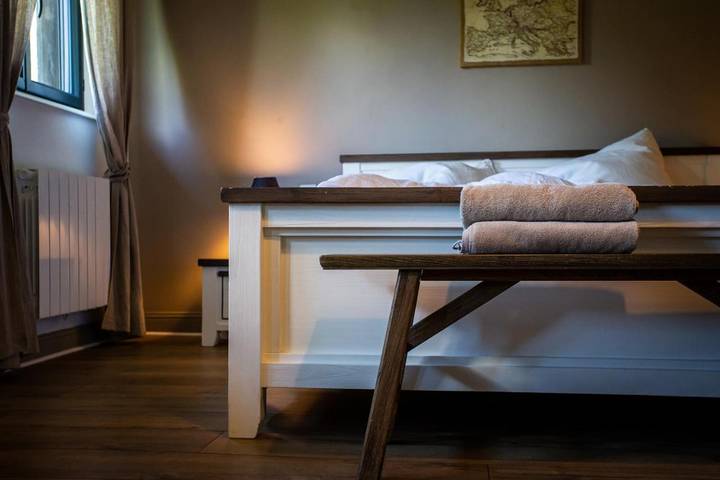 Gîte pour 5 personnes, avec vue ainsi que jardin et vue sur le lac à Yébleron - 3