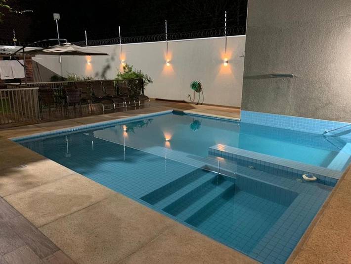 Casa de vacaciones para 20 personas, con jardín además de piscina y jacuzzi, Familias con niños - 1