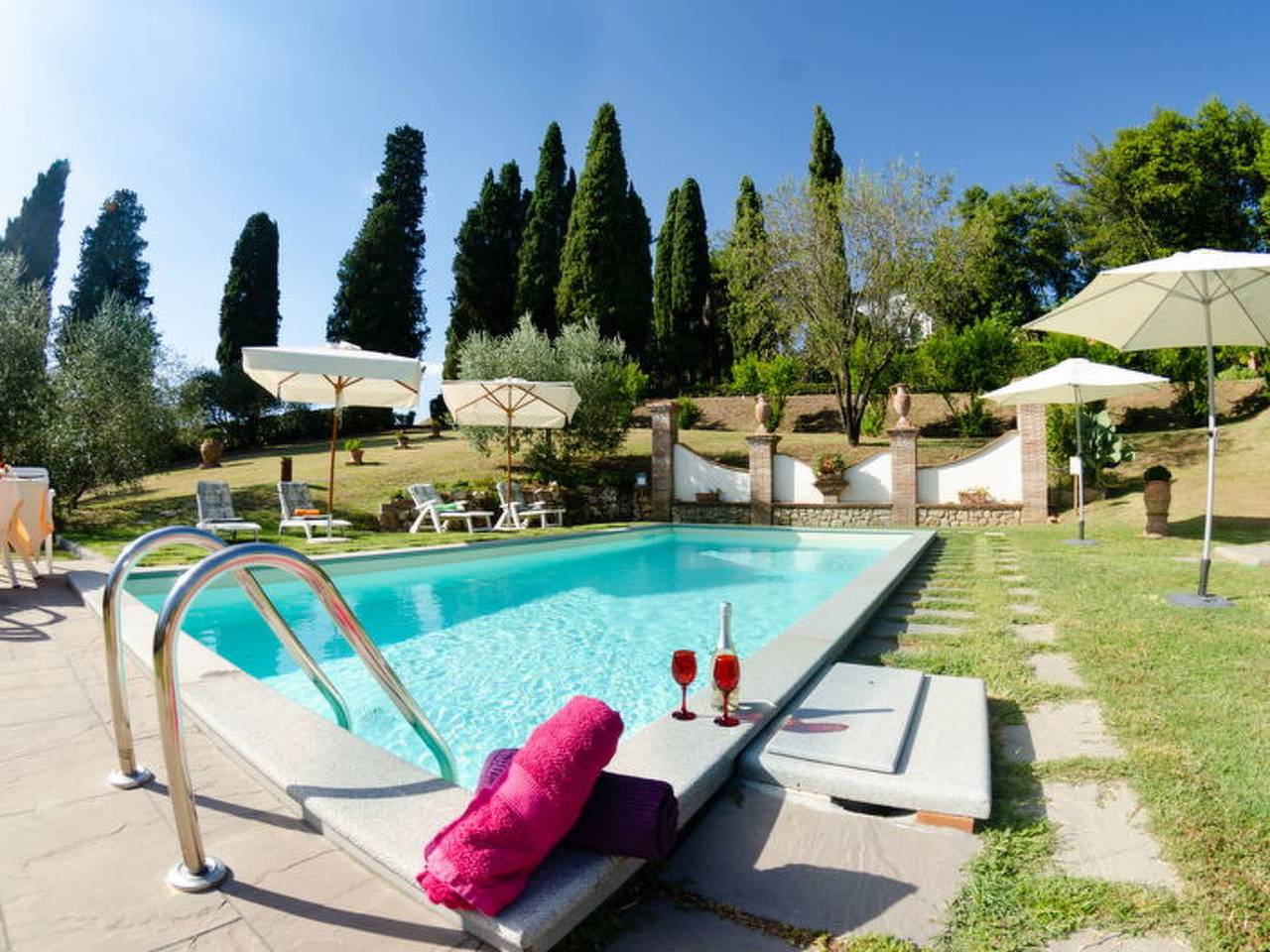 Gemütliche 1-Zimmer-Wohnung in der Nähe des Stadtzentrums von Pescia mit moderner Ausstattung in Uzzano, Pistoia Provinz