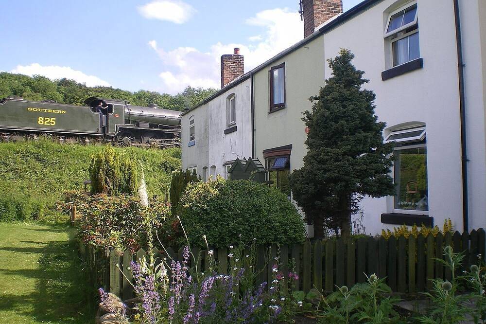 Character Cottage In Amazing Location Of Steam Trains-check Nymr timetable in North York Moors National Park