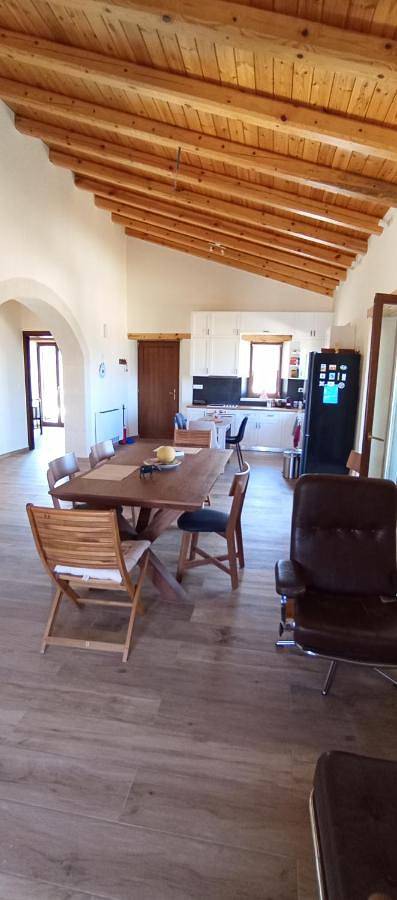 Gîte pour 5 personnes, avec Balcon et Terrasse ainsi que Jardin et Vue