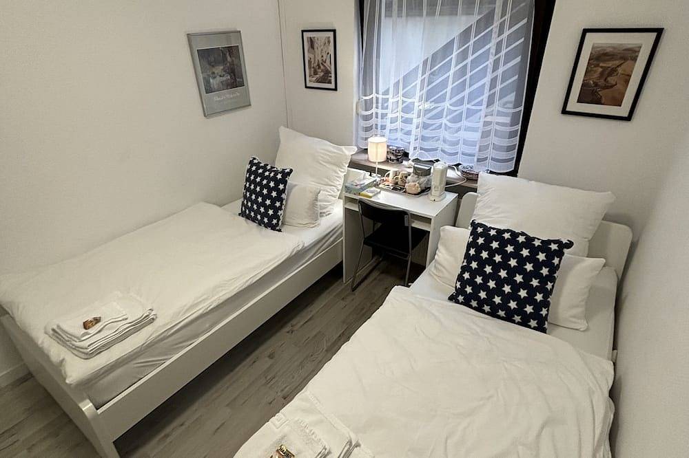 Ganze Wohnung, Ruhiges & Gemütliches Kleines Doppelzimmer in Top Lage in Langenfeld (Rheinland), Kreis Mettmann
