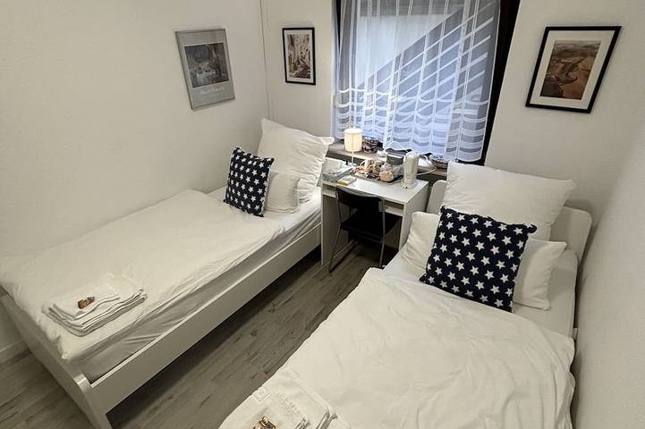 Ganze Wohnung, Ruhiges & Gemütliches Kleines Doppelzimmer in Top Lage in Langenfeld (Rheinland), Kreis Mettmann