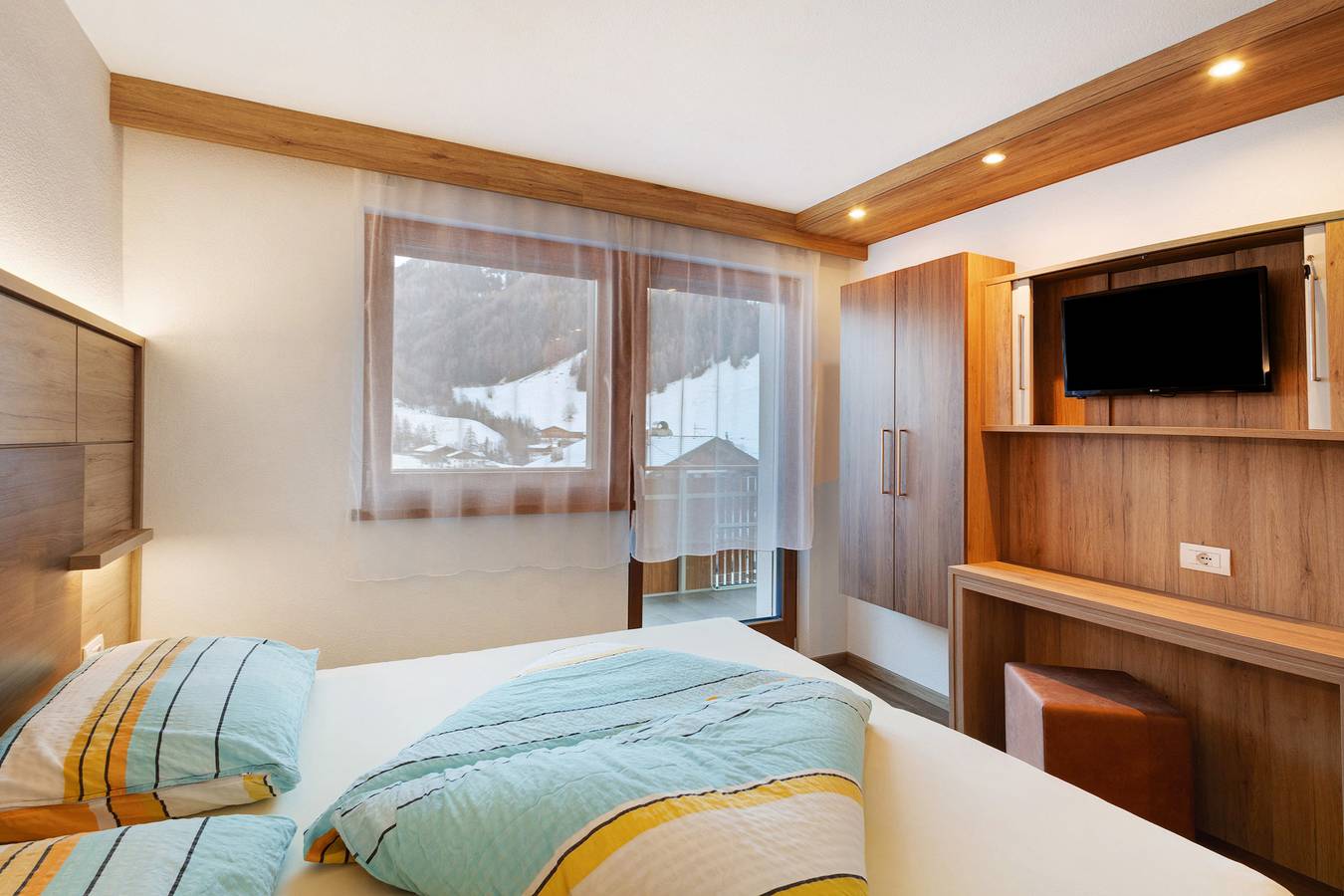 Entire apartment, Apartment 'Waldheim Apt 14 15' with Mountain View, Shared Garden and Wi-Fi in Ahrn Valley, Ziller valley alps