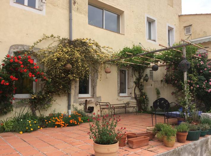 Gîte pour 3 personnes, avec jardin ainsi que terrasse et piscine à Méounes-lès-Montrieux - 2