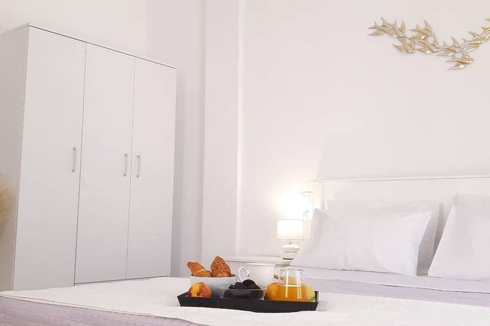 Sonia`s luxury apartment with jacuzzi in Kamilari, Iraklio-Heraklion und Umgebung