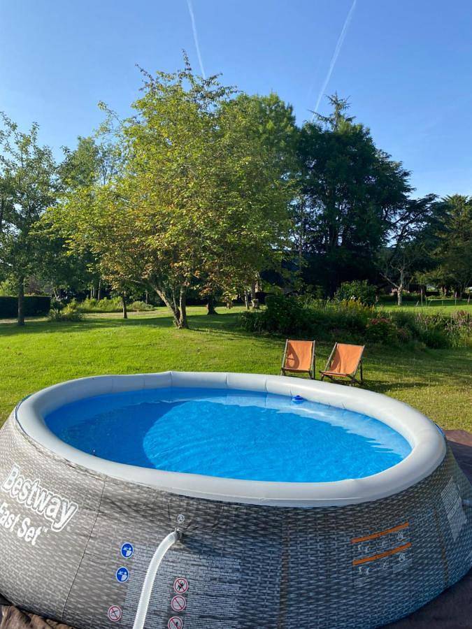 Location de vacances pour 7 personnes, avec piscine ainsi que vue et jardin à Ablon - 3