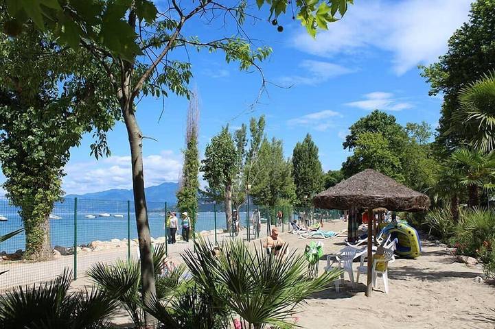 Ferienpark für 2 Personen, mit Terrasse und Pool am Gardasee