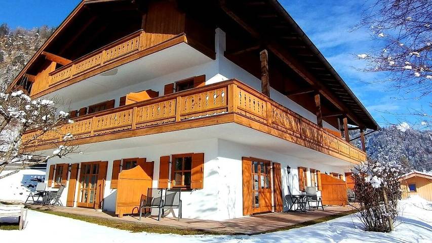Ferienhaus für 4 Personen, mit Sauna und Balkon in Reit im Winkl
