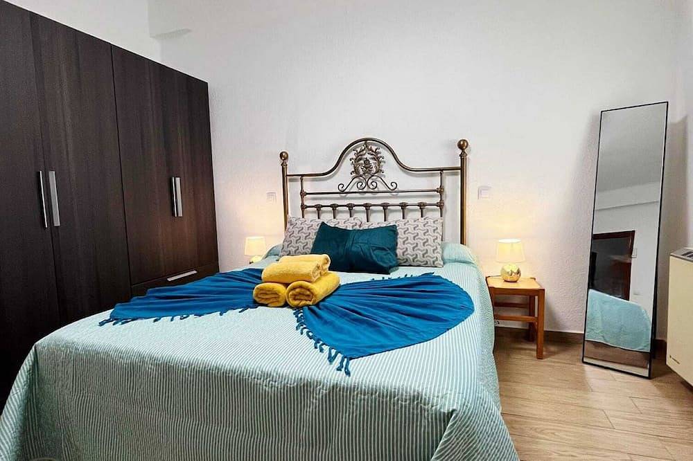 Entire apartment, El Atelier Apartment in Alcalá de Henares, Madrid Province