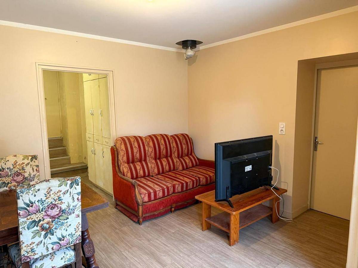 Appartement entier, Three-Bedroom Apartment in Sellières, Jura