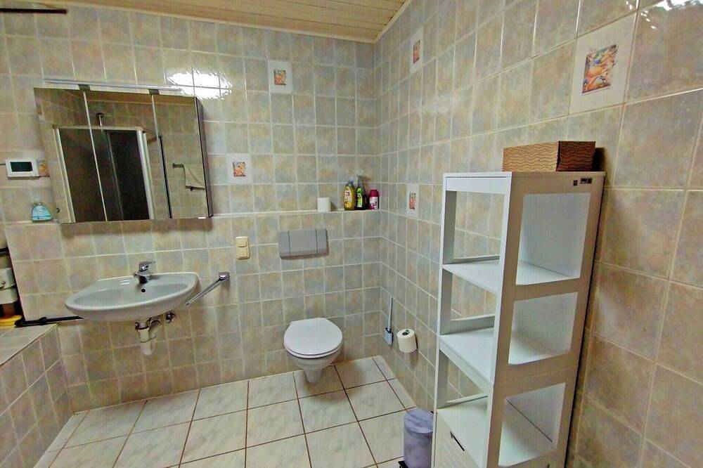 Ganze Wohnung, Gemütliche Ferienwohnung in ruhiger Lage, Nähe Luxemburg und Trier in Ralingen, Landkreis Trier-Saarburg