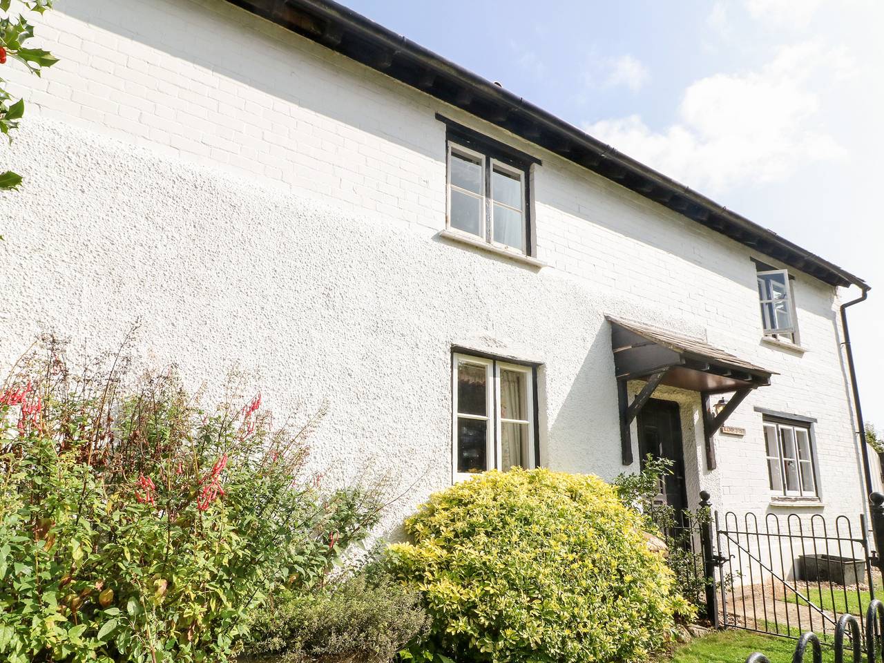 Elmhurst Cottage in Quinton, Warwickshire