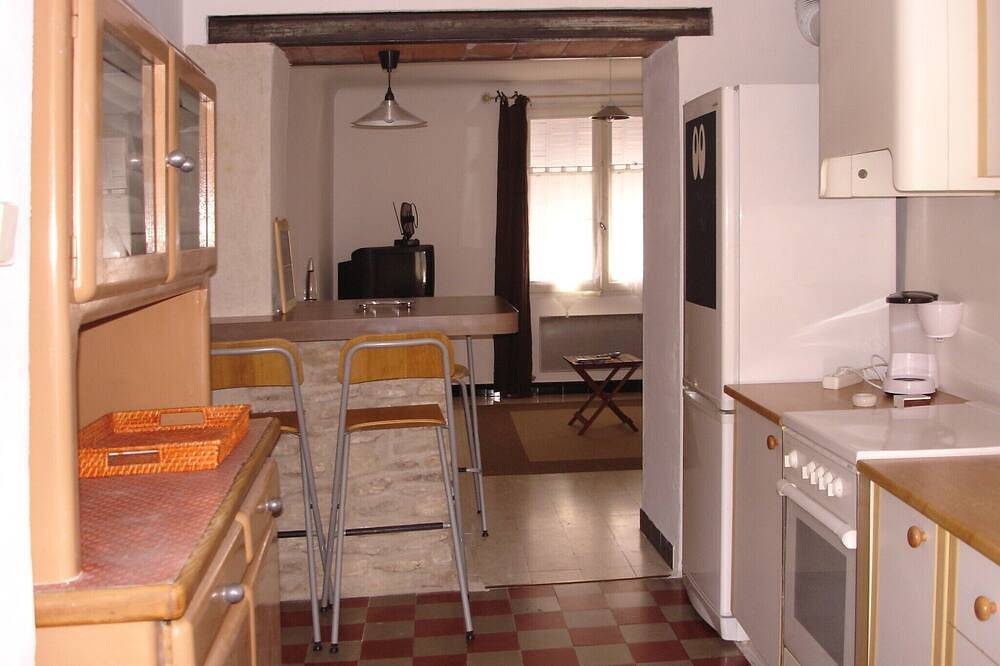 Appartement entier, Charmant appartement provençal, climatisé, à l'Isle sur la Sorgue 1 à 4 pers in L'Isle-sur-la-Sorgue, Vaucluse