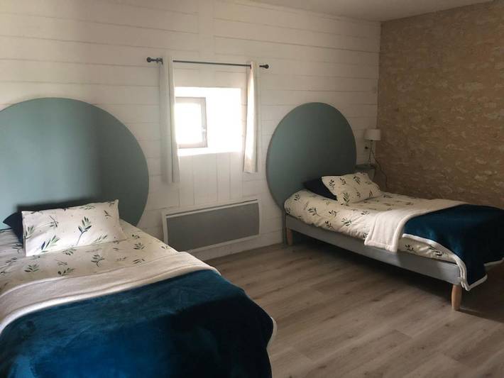 Location de vacances pour 4 personnes, avec jardin et piscine dans La Chapelle-Saint-Martin-en-Plaine - 3