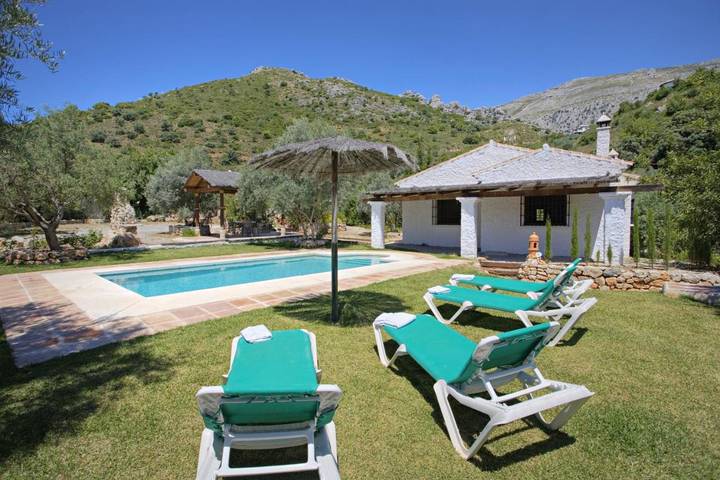 Casa rural para 4 personas, con vistas además de jardín y piscina en Álora - 2