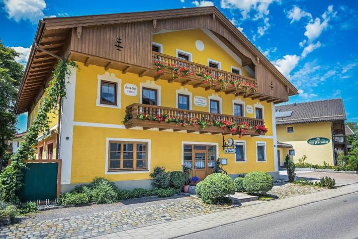 Hotel für 3 Personen, mit Balkon und Garten, kinderfreundlich in Rosenheim