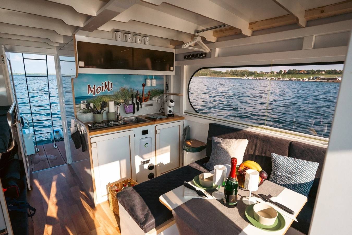 Ganze Ferienwohnung, Hausboot als Festlieger im Hafen      -Hafenruhe- in Braunsbedra, Saale-Unstrut