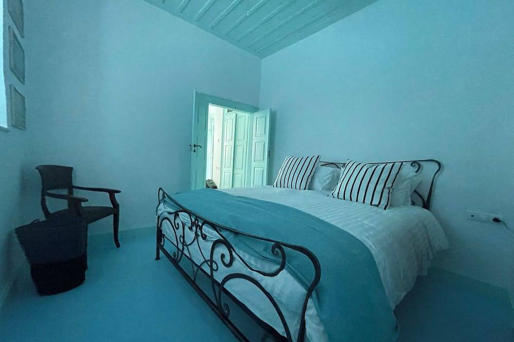The Captains Residence. Poros. Presented by Lazy Daze in Poros Stadt, Poros