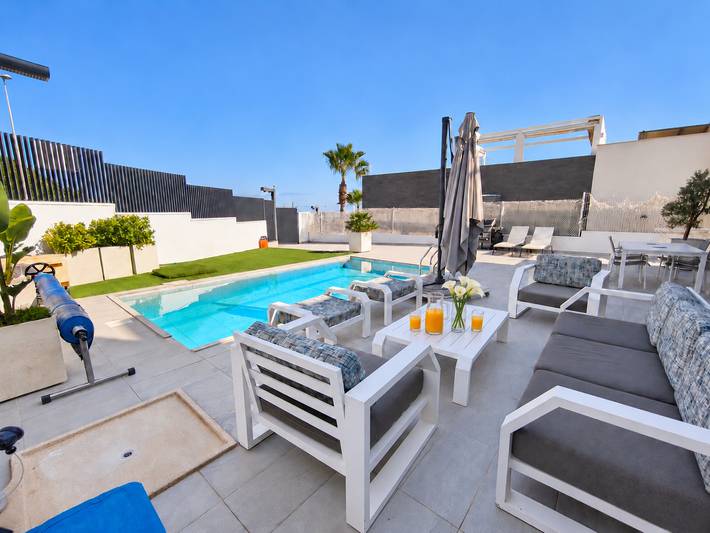 Luxury Villa with Private Pool in San Miguel de Salinas, Costa Blanca