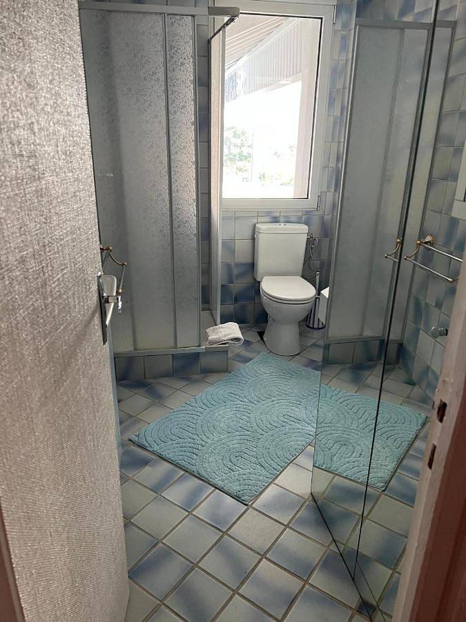 Chambre d’hôte pour 8 personnes, avec piscine ainsi que vue et terrasse dans Hautes-Alpe - 2