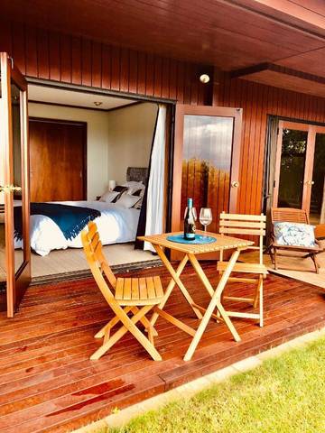 Gîte pour 4 personnes, avec vue sur le lac ainsi que jardin et vue à Taupo