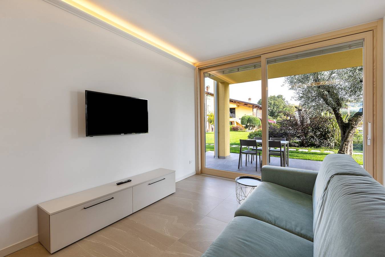 Ganze Wohnung, Ferienwohnung 'Agriturismo Le Campagnole Green' mit Gemeinschaftspool, Wlan und Klimaanlage in Bardolino, Gardasee-Berge