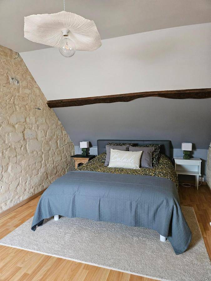 Location de vacances pour 2 personnes, avec terrasse et sauna ainsi que vue et jardin, animaux acceptés à Grézillé - 2